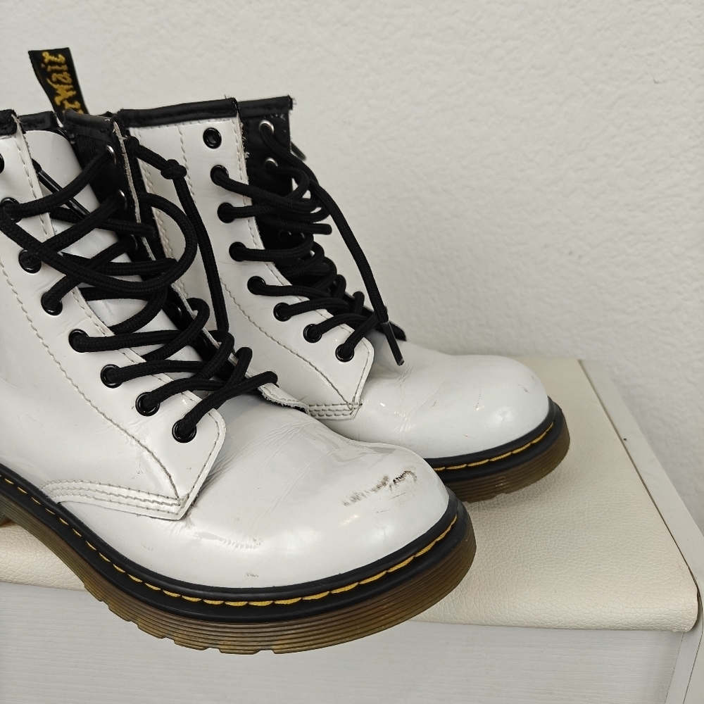 Dr. Martens Junior 1460 Leather Lace Up Boots White Leather Size 3 Kids - Picture 3 of 12